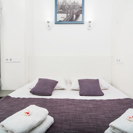 Smart Hotel Rooms Near Metro 24/7 Kiev Exterior foto