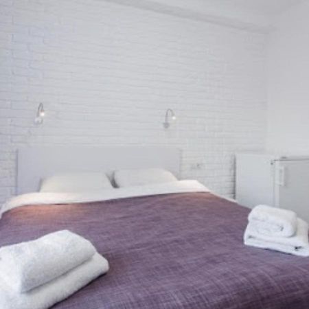 Smart Hotel Rooms Near Metro 24/7 Kiev Exterior foto