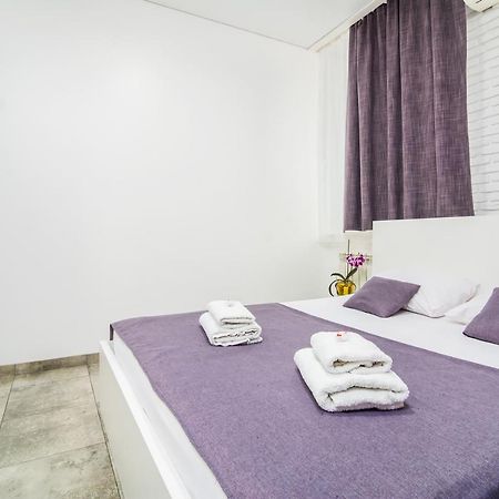 Smart Hotel Rooms Near Metro 24/7 Kiev Exterior foto