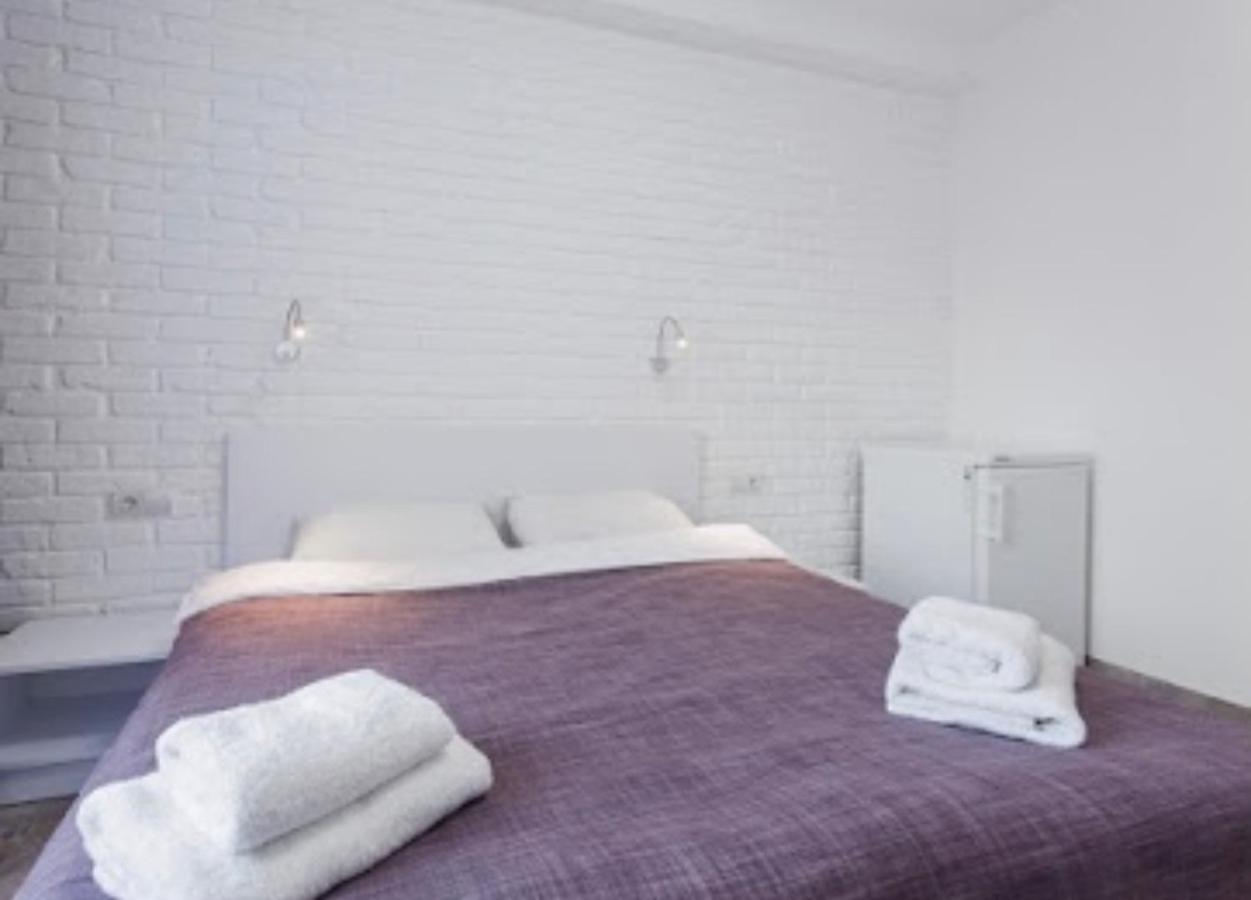 Smart Hotel Rooms Near Metro 24/7 Kiev Exterior foto