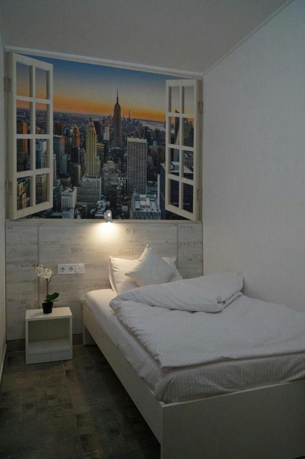 Smart Hotel Rooms Near Metro 24/7 Kiev Exterior foto